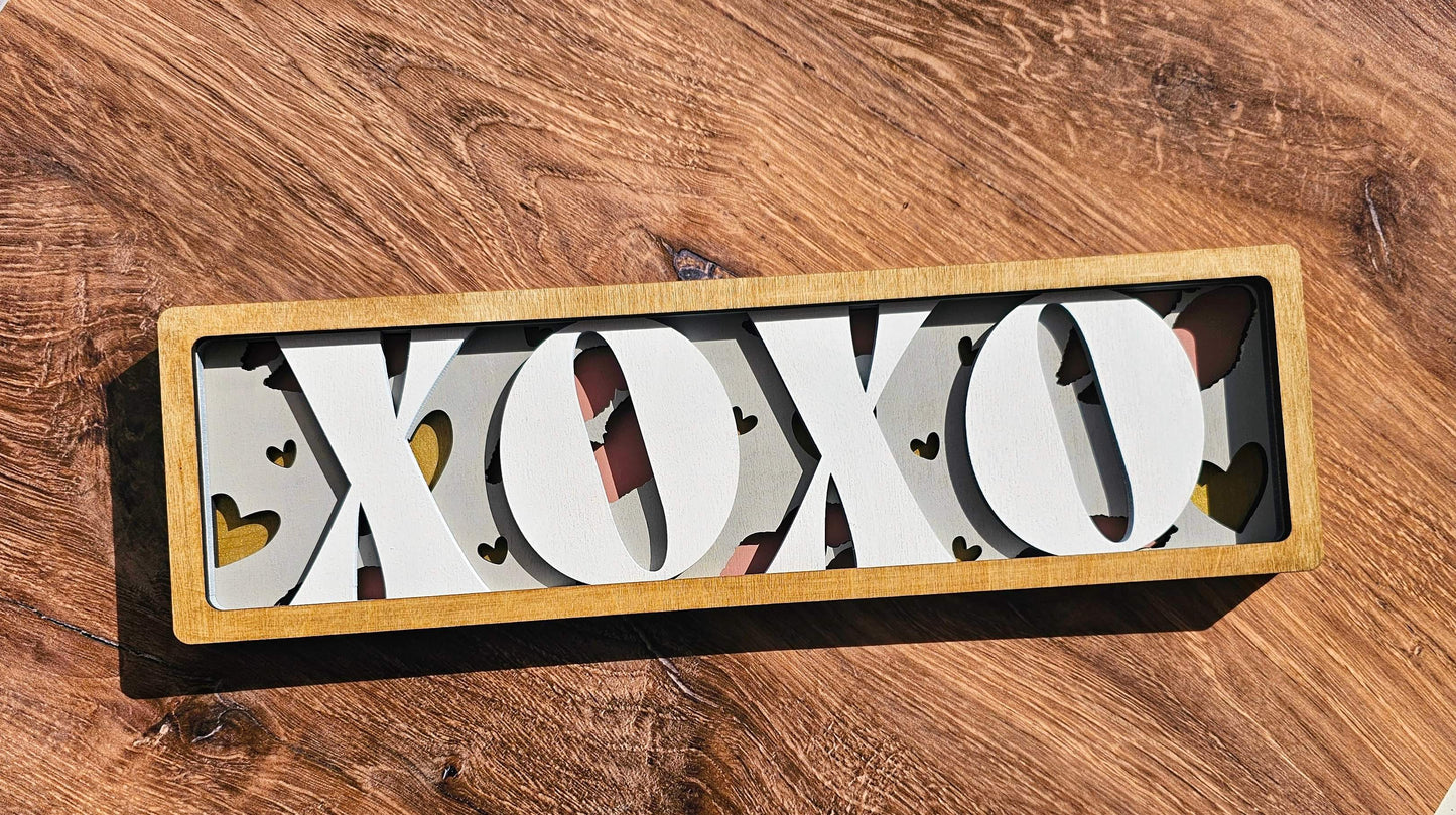 XOXO shelf sitter