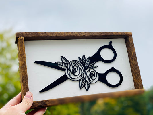 Floral scissor sign