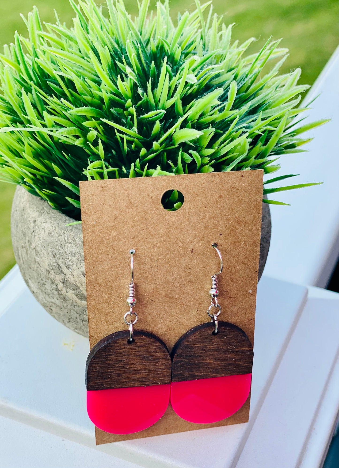 Dark walnut/hot pink acrylic ovals