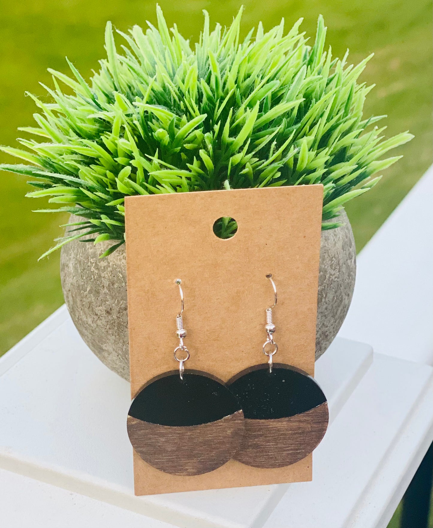 Black acrylic/dark walnut curved circles