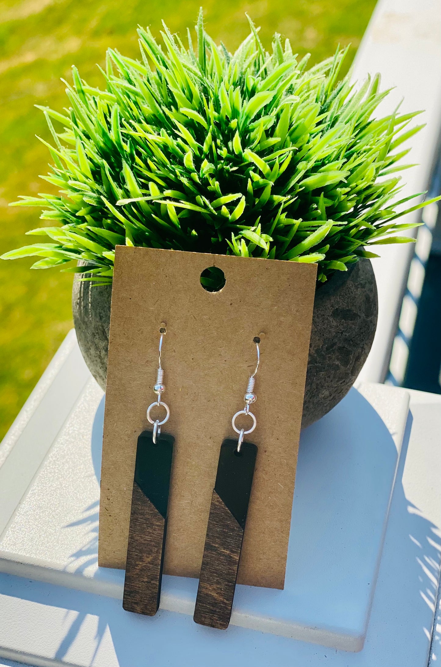 Dark walnut/black acrylic